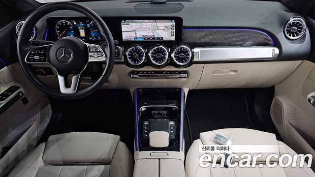 Mercedes-Benz GLB-Class 2023 — photo 7