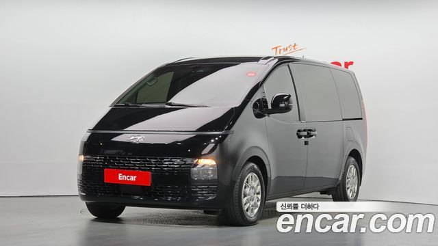 Hyundai Staria 2023 — photo 1