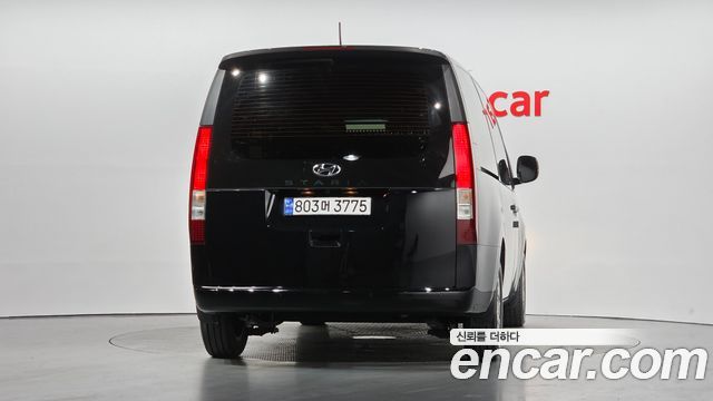 Hyundai Staria 2023 — photo 4