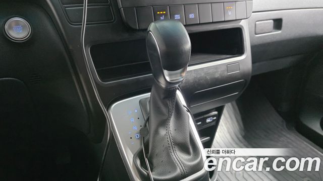 Hyundai Staria 2023 — photo 12