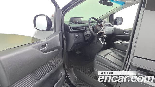Hyundai Staria 2023 — photo 13