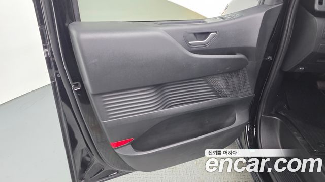 Hyundai Staria 2023 — photo 15