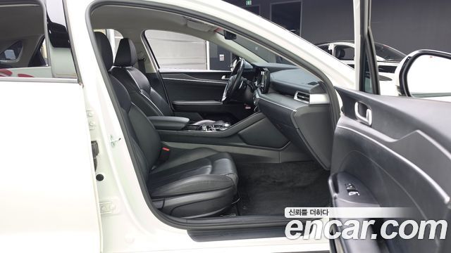 Kia K5 2023 — photo 17