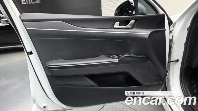 Kia K5 2023 — photo 14