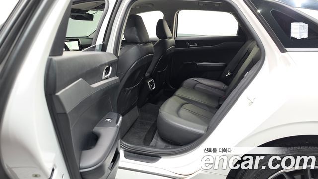 Kia K5 2023 — photo 16