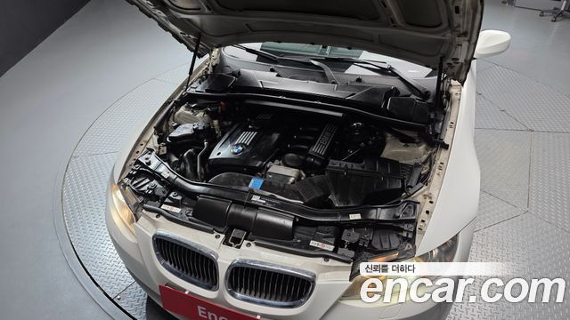 BMW 3-Series 2010 — photo 6