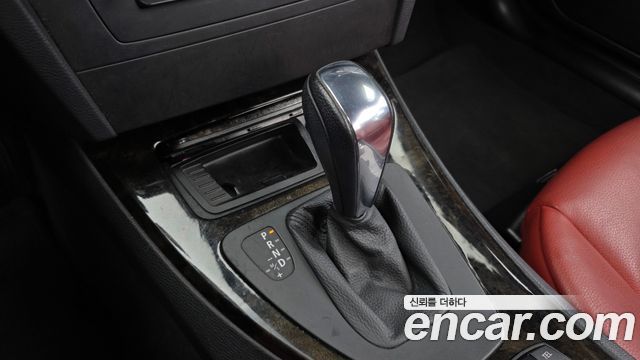 BMW 3-Series 2010 — photo 9