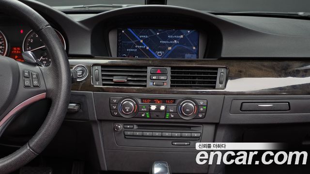 BMW 3-Series 2010 — photo 14