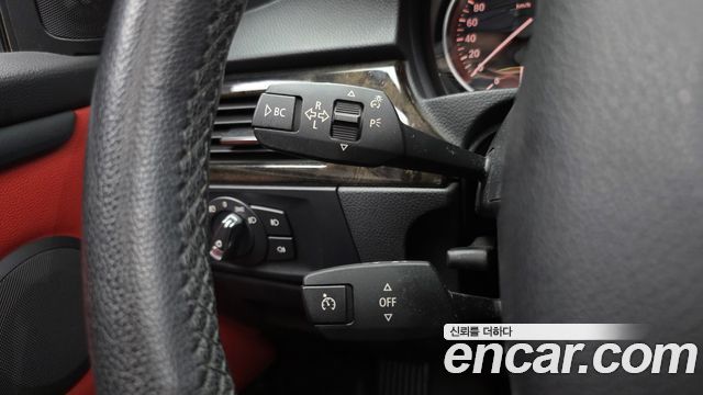 BMW 3-Series 2010 — photo 16
