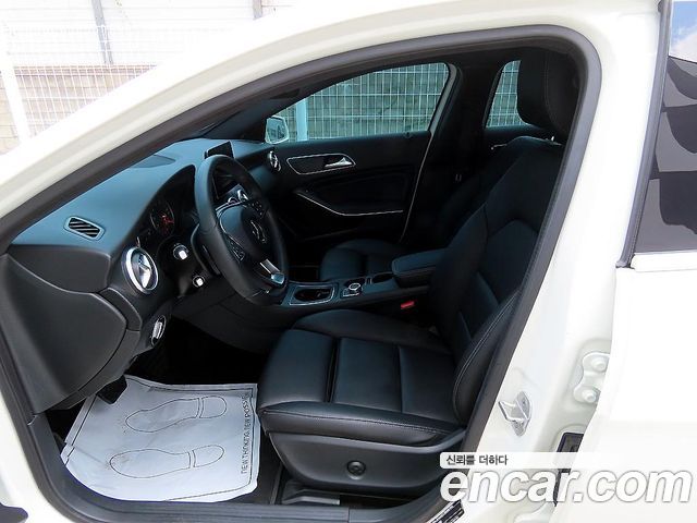Mercedes-Benz A-Class 2018 — photo 5