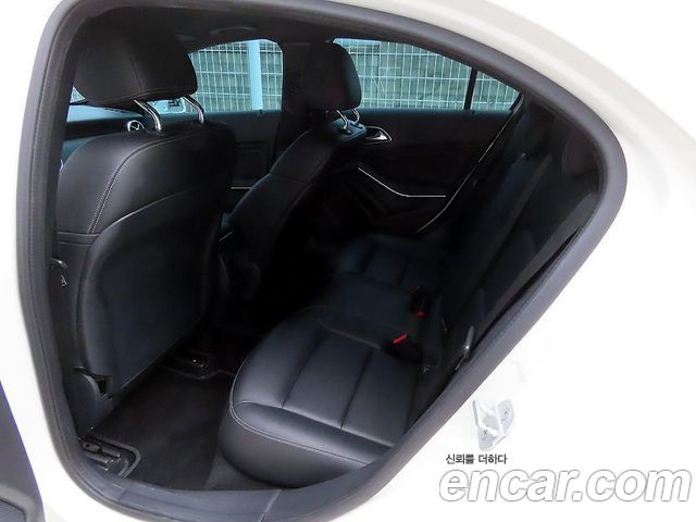 Mercedes-Benz A-Class 2018 — photo 6