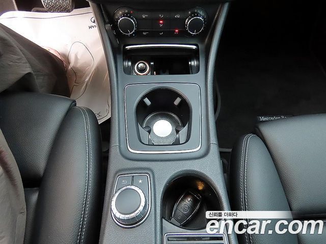 Mercedes-Benz A-Class 2018 — photo 12