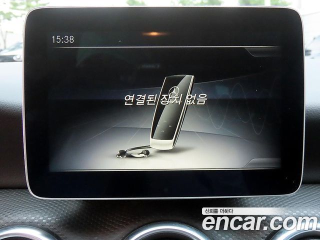Mercedes-Benz A-Class 2018 — photo 13