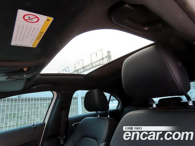 Mercedes-Benz A-Class 2018 — photo 15