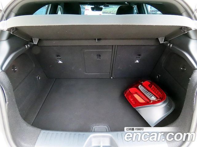 Mercedes-Benz A-Class 2018 — photo 16