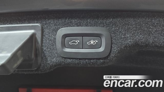 Volvo S90 2018 — photo 18