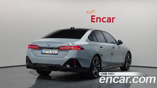 BMW 5-Series 2024 — photo 2