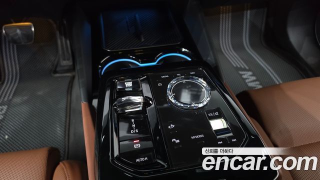 BMW 5-Series 2024 — photo 9