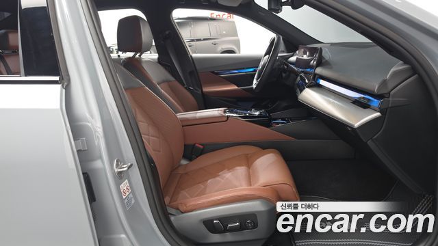 BMW 5-Series 2024 — photo 11