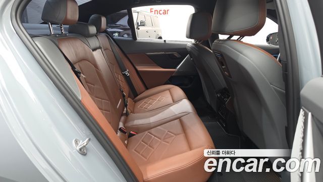 BMW 5-Series 2024 — photo 12