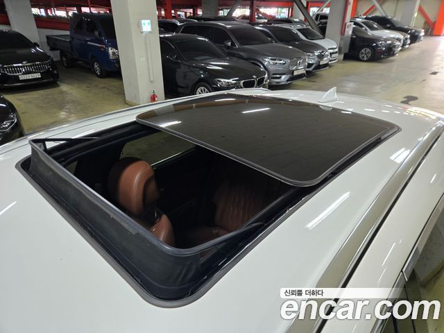 Genesis GV70 2021 — photo 17