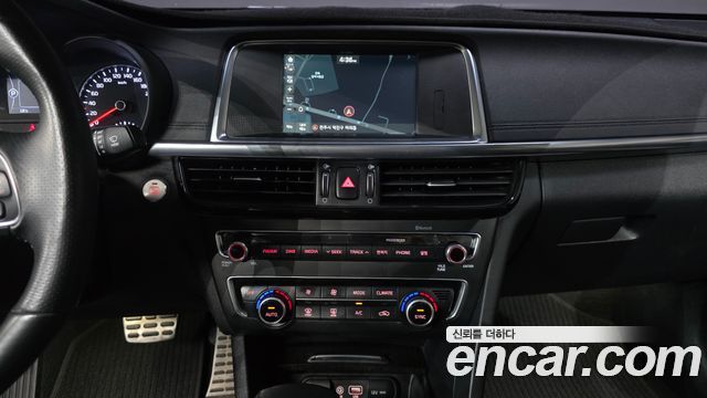 Kia K5 2017 — photo 20