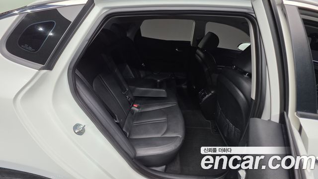 Kia K5 2017 — photo 24