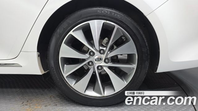 Kia K5 2017 — photo 7