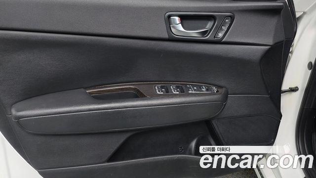 Kia K5 2017 — photo 14