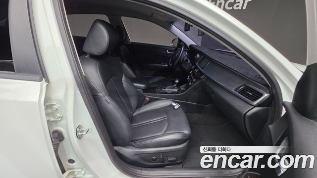 Kia K5 2017 — photo 16