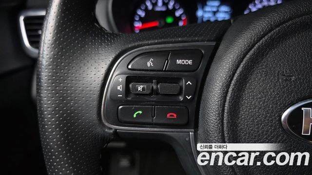 Kia K5 2017 — photo 28