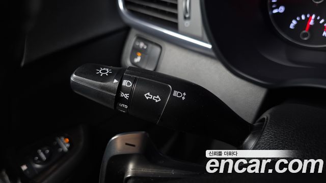Kia K5 2017 — photo 31