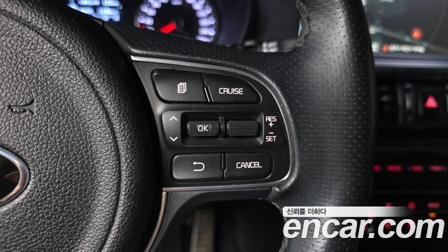 Kia K5 2017 — photo 32