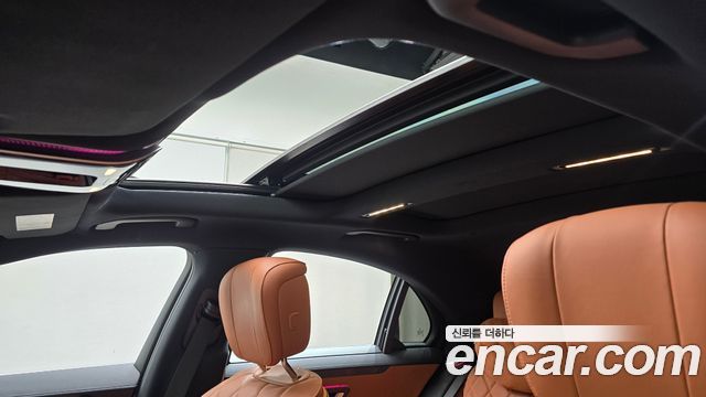 Mercedes-Benz S-Class 2022 — photo 25