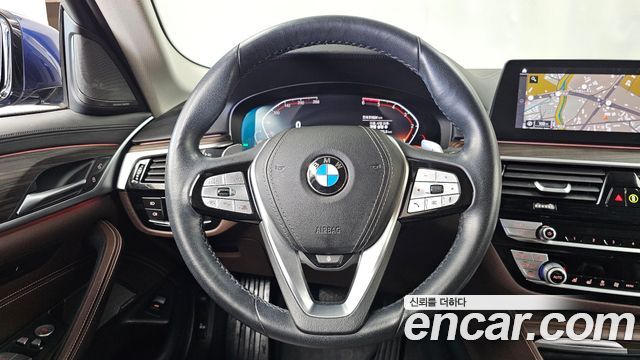 BMW 5-Series 2020 — photo 19