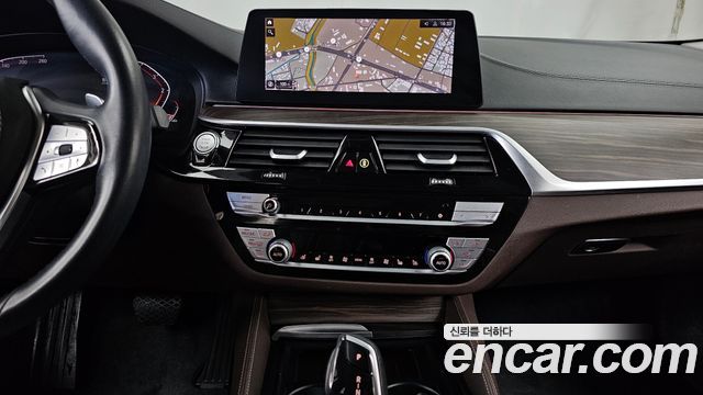 BMW 5-Series 2020 — photo 20