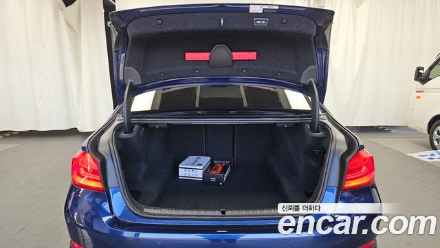 BMW 5-Series 2020 — photo 26