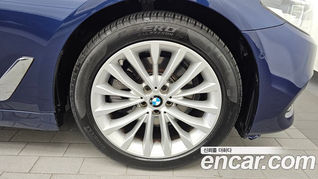 BMW 5-Series 2020 — photo 7