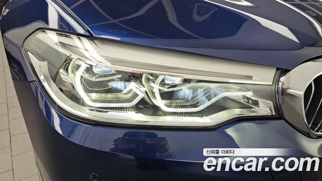 BMW 5-Series 2020 — photo 8