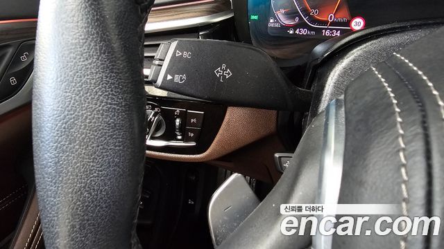 BMW 5-Series 2020 — photo 30