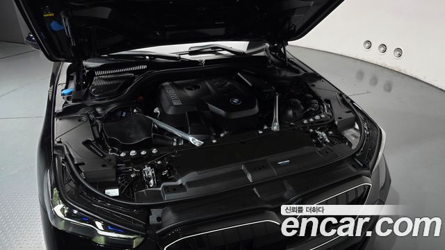 BMW 5-Series 2025 — photo 6