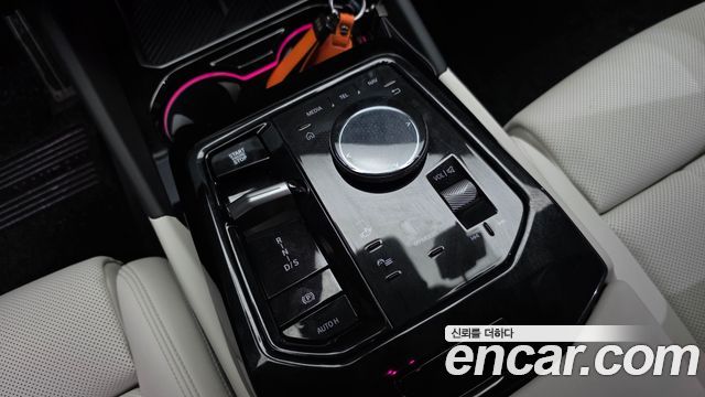 BMW 5-Series 2025 — photo 12