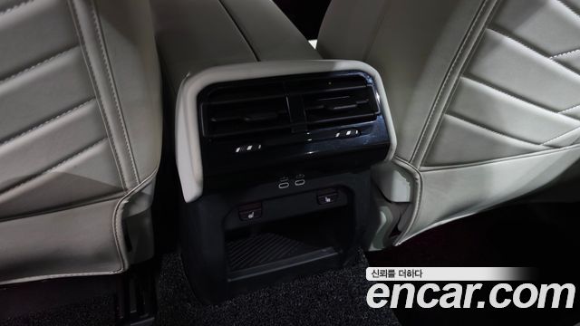 BMW 5-Series 2025 — photo 25