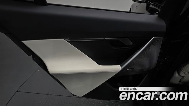 BMW 5-Series 2025 — photo 15