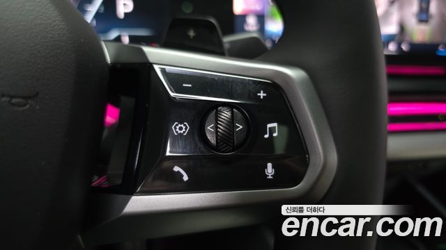 BMW 5-Series 2025 — photo 32