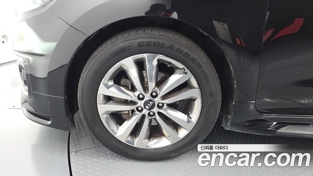Kia Canival 2015 — photo 5