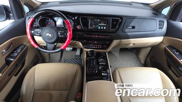 Kia Canival 2015 — photo 7