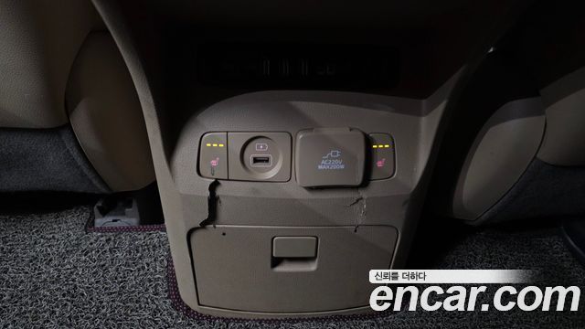 Kia Canival 2015 — photo 19