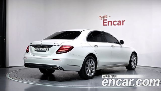 Mercedes-Benz E-Class 2019 — photo 2