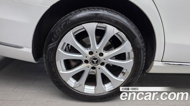 Mercedes-Benz E-Class 2019 — photo 5